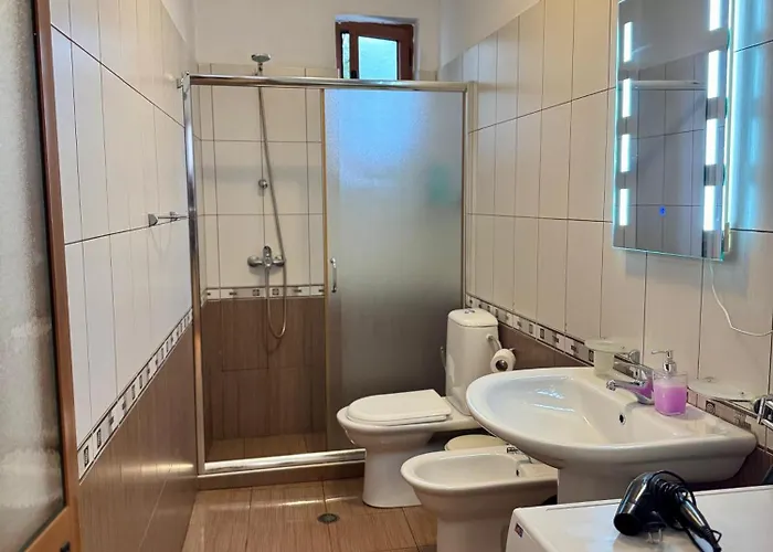 Apartment - Free Parking Nearby Tirana